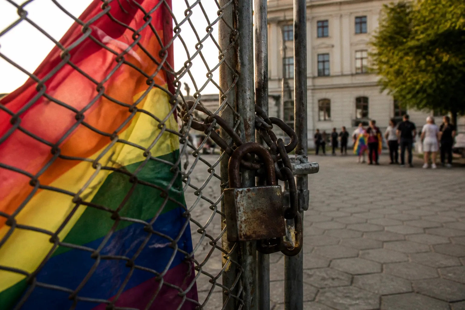 Dyskryminacja LGBT+: skarga do RPO czy pomoc NGO?